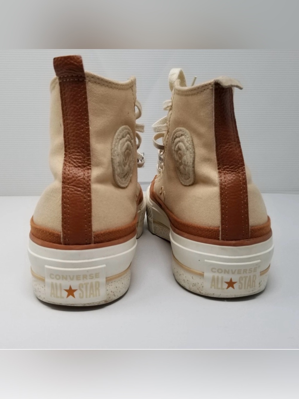 Converse Chuck Taylor All Star Lift Platform Chai Latte Hi Top in Beige & Brown - Picture 4 of 10